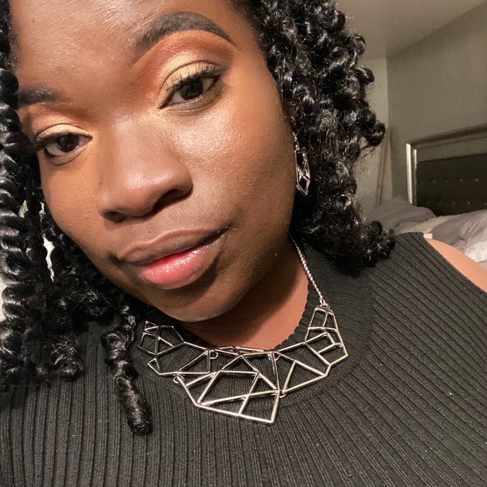 Meet your Posher, Davida